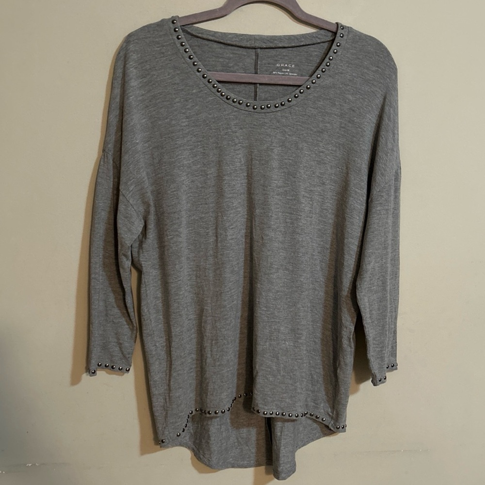 GRACE Women’s Medium 3/4 Sleeve Top with Neck Hem Sleeve Metal Stud Detail Gray
